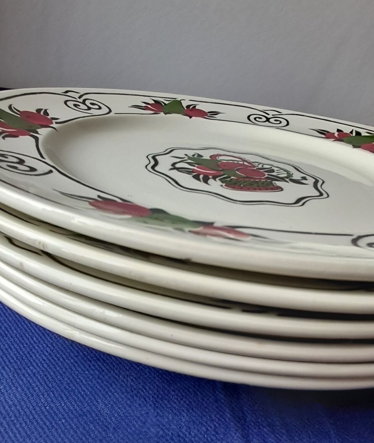 6 flat plates Boch Frères La Louvière. Melba