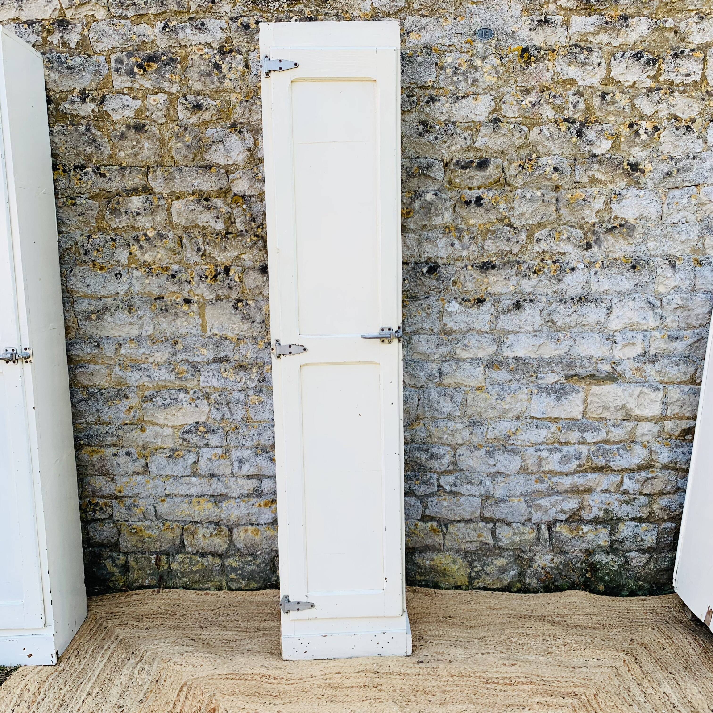 White cabinet - 1 door