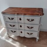 Crossbow chest of drawers