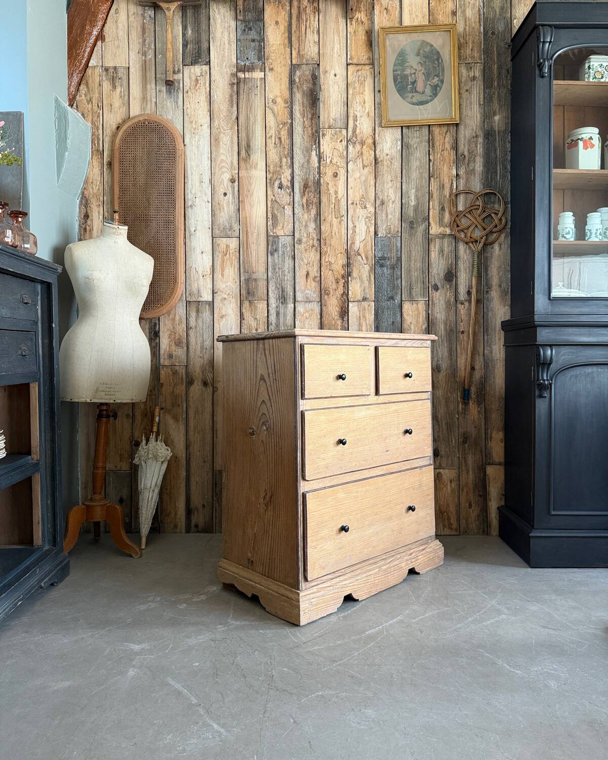 Chic country chest of drawers (renovated)