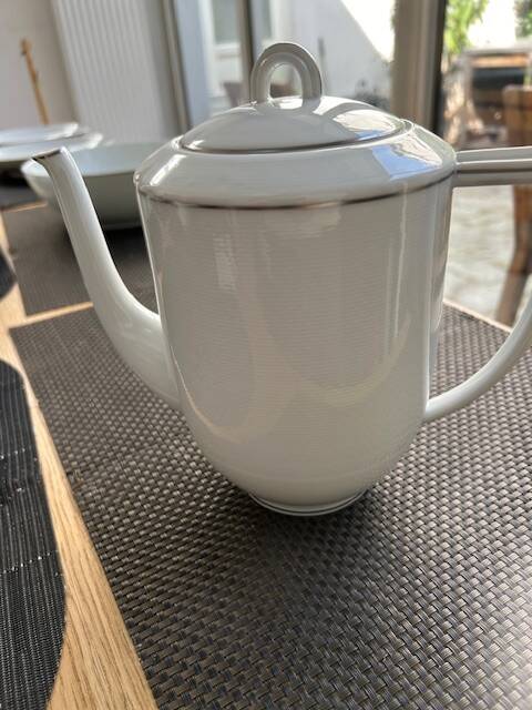 Bernardaud Limoges table service platinum model, 45 pieces