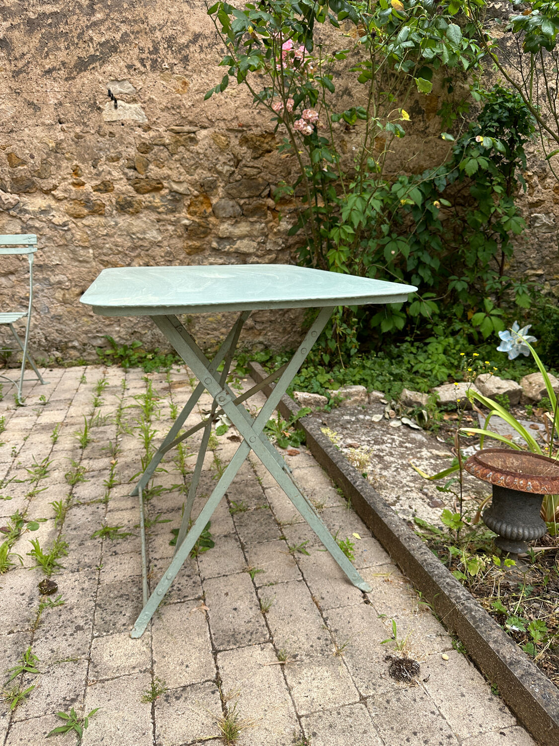Almond green metal garden furniture