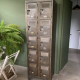 Meuble métal casiers