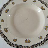 K&G Lunéville "Rouen Clover" plate circa 1880-1900