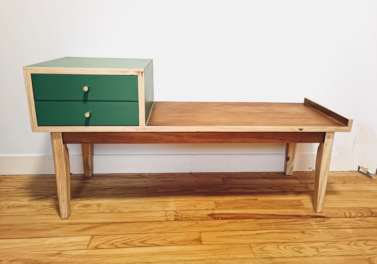 Entrance bench