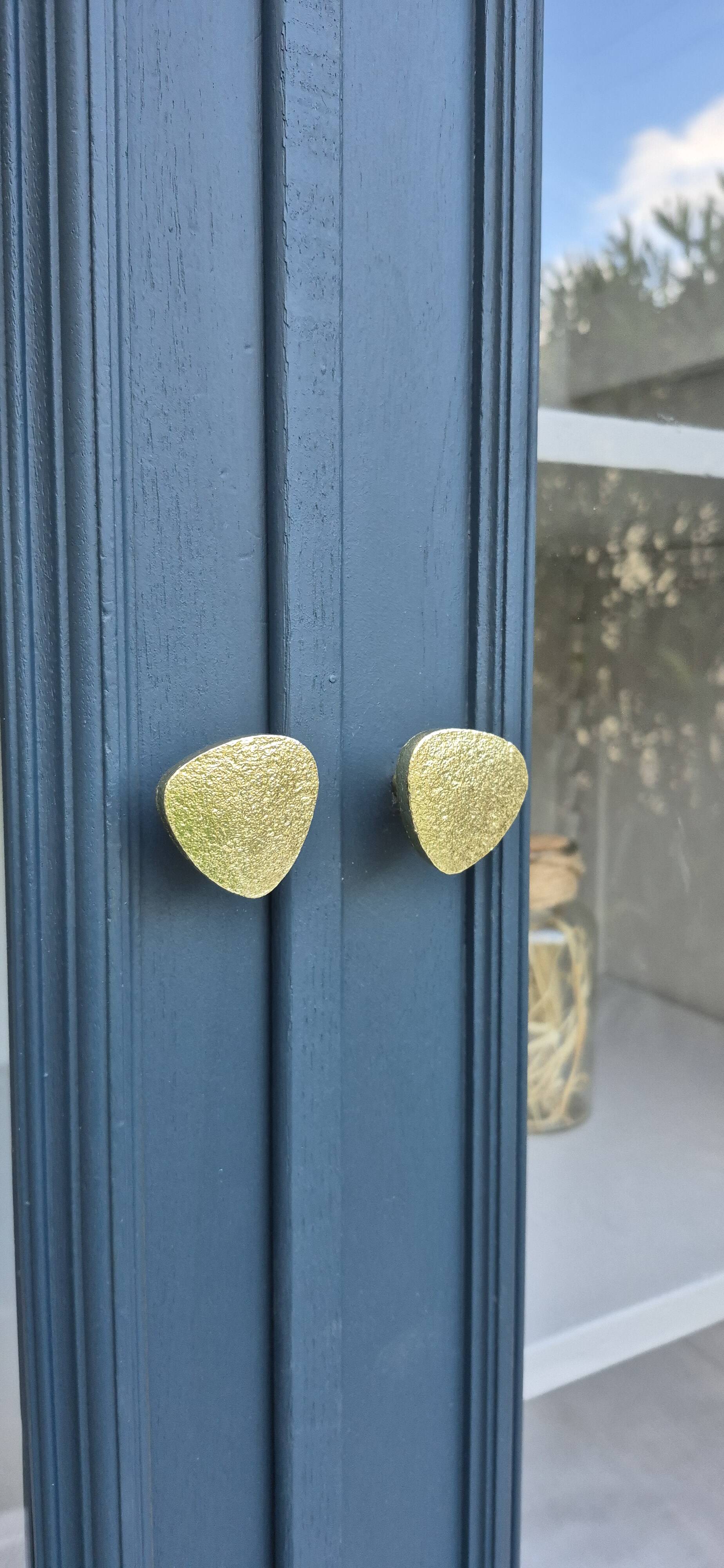 Glass-fronted dresser