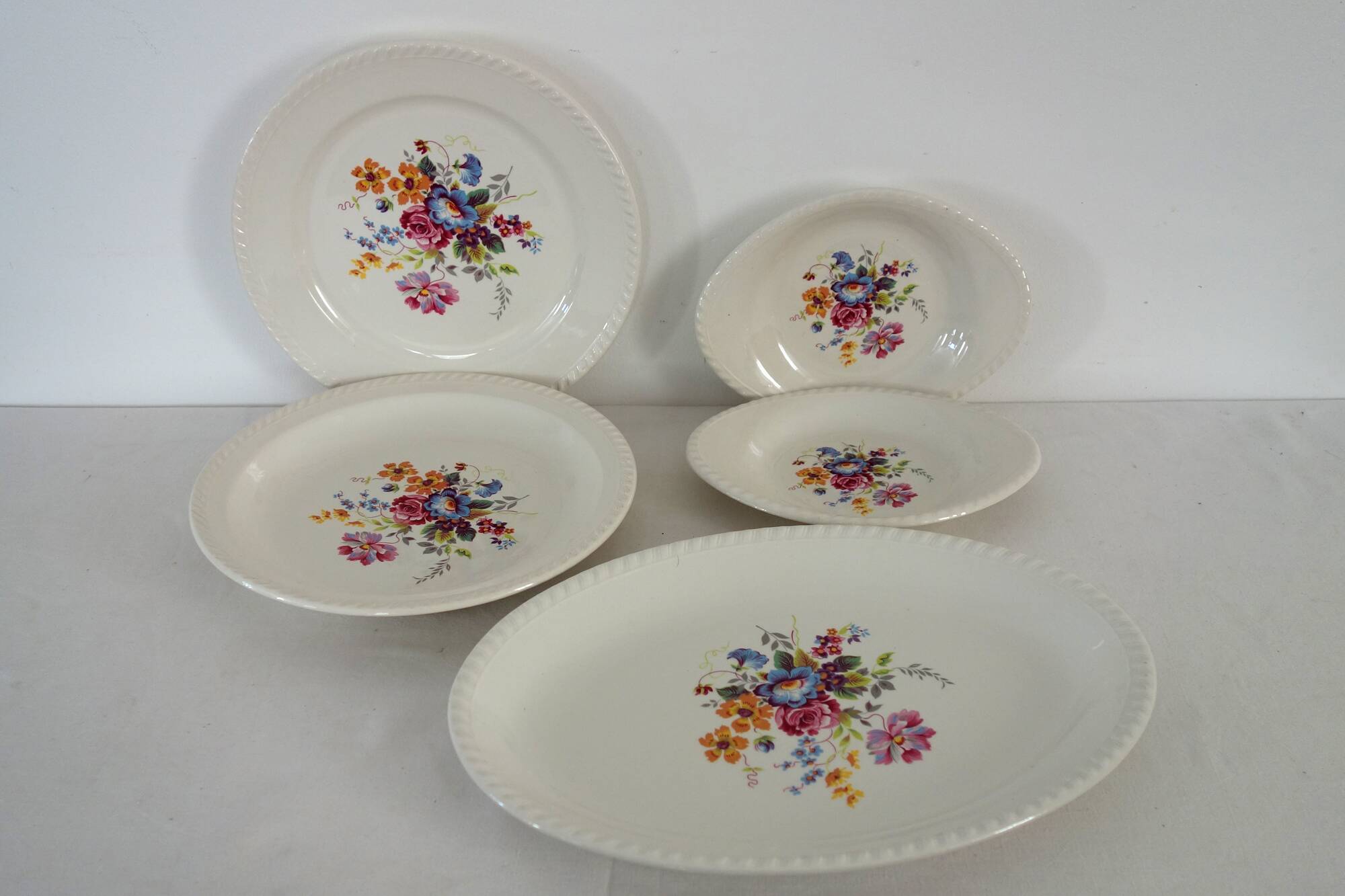 Serving dishes with floral decoration, vintage Luneville FG