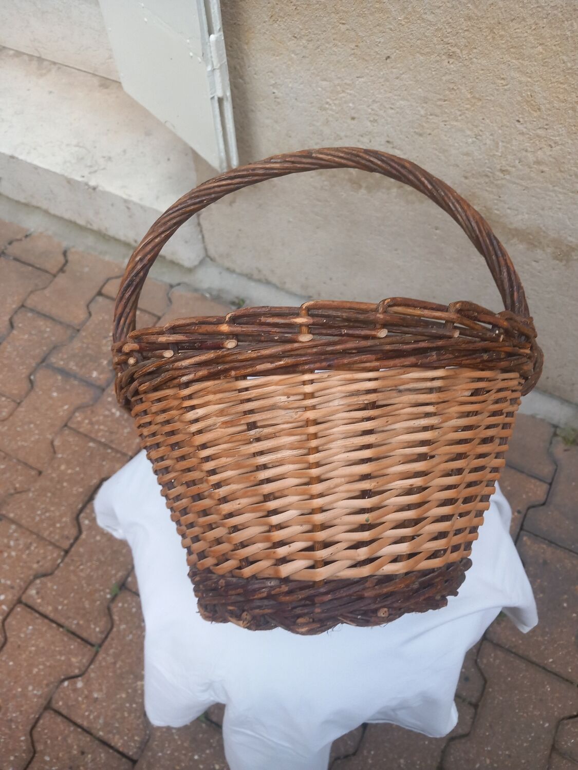 Panier tressé osier et noisetier