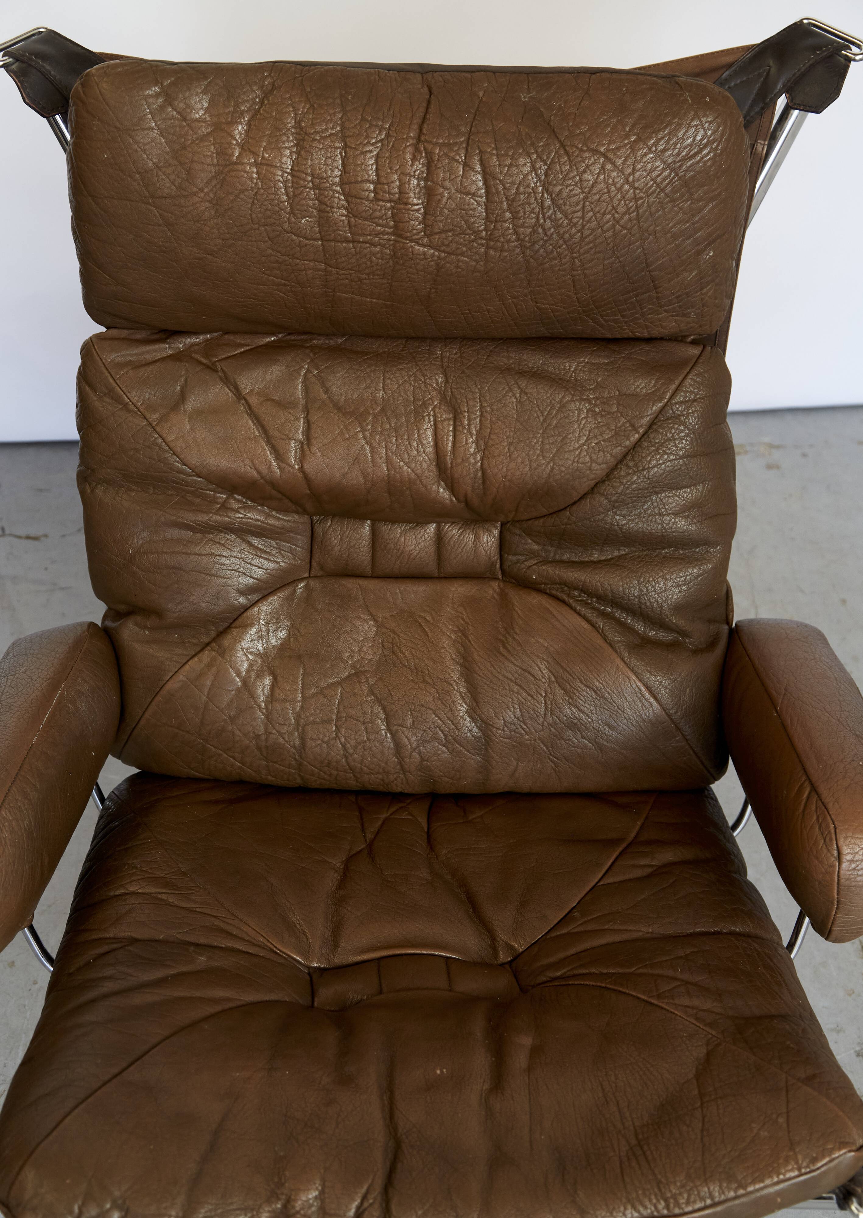 Fauteuil et ottoman design Harald Relling édité par Langlos Möbelfabrik