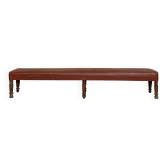 Bistro bench in imitation leather.