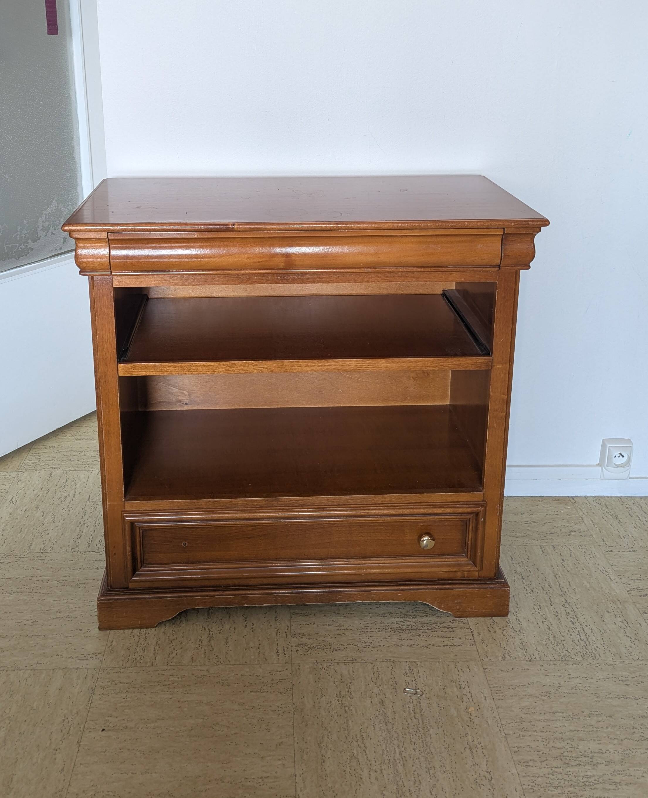 Meuble de rangement en bois de merisier