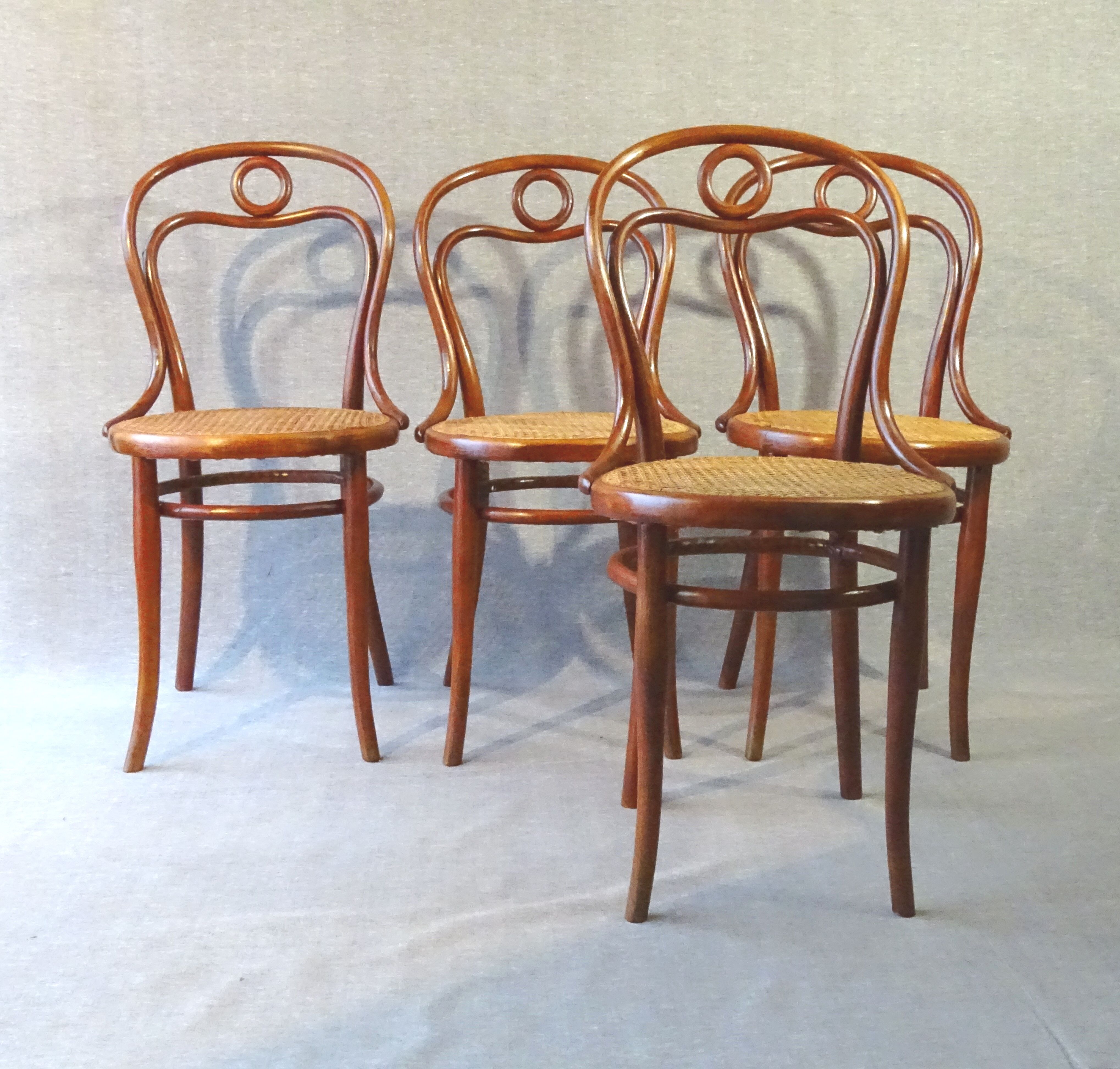 Set of 4 chairs THONET N°31, circa 1880, new cannages
