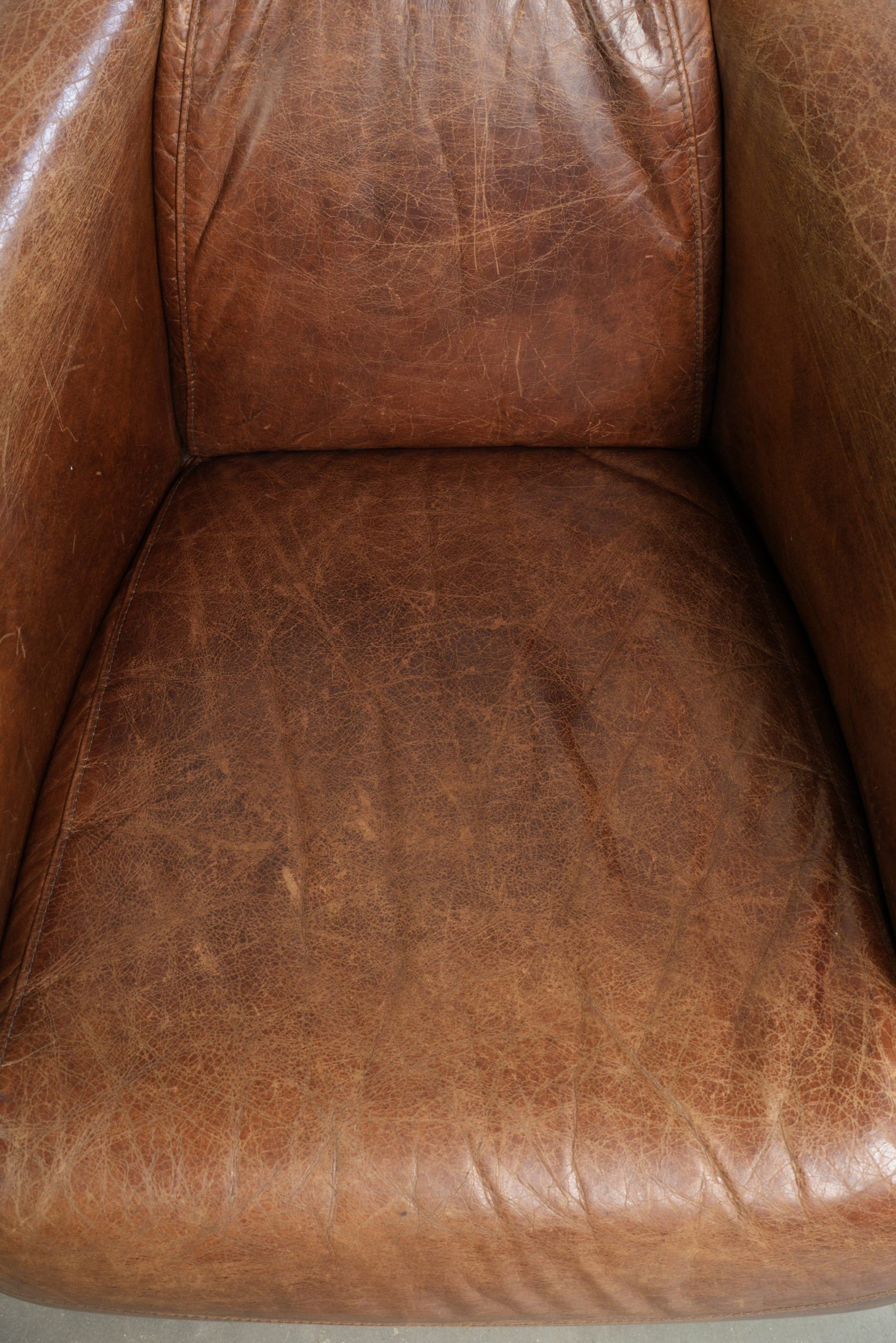 Fauteuil aviateur en cuir de vachette de couleur cognac