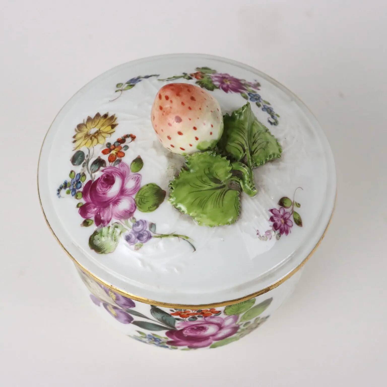 Antique sugar bowl in white porcelain Europe '800, painted ceramic
