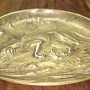 tray / gilded bronze bowl depicting a hunting dog