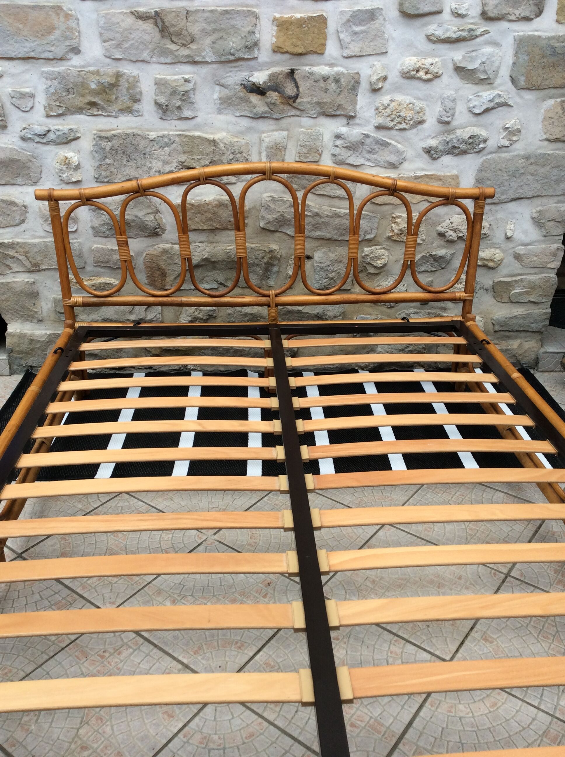 Rattan bed