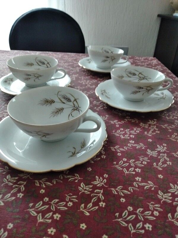 4 cups and saucers in Bavaria porcelain