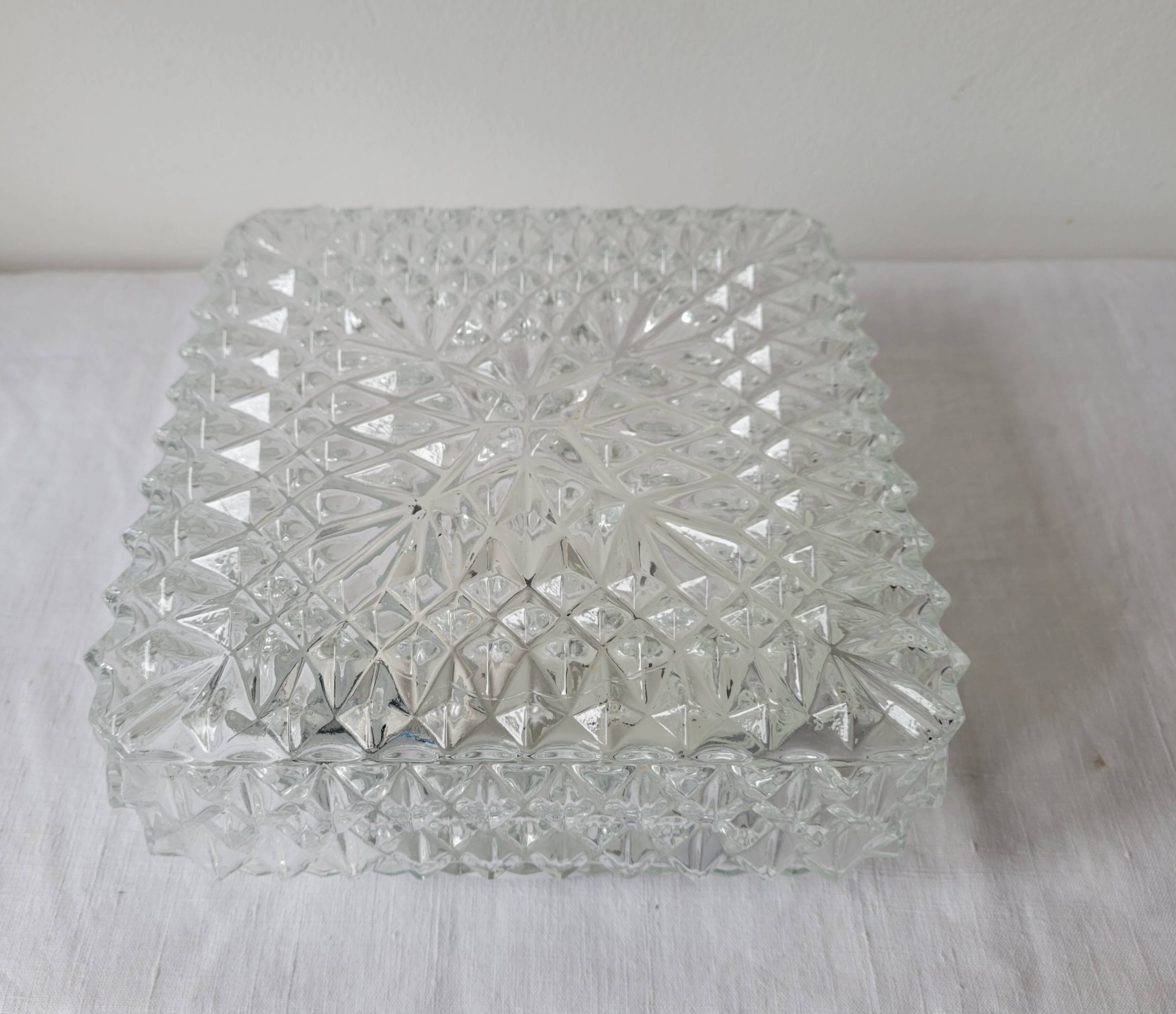 Square molded glass ceiling light "diamond point"