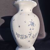 Moustiers vase