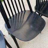 Set of 4 black chairs