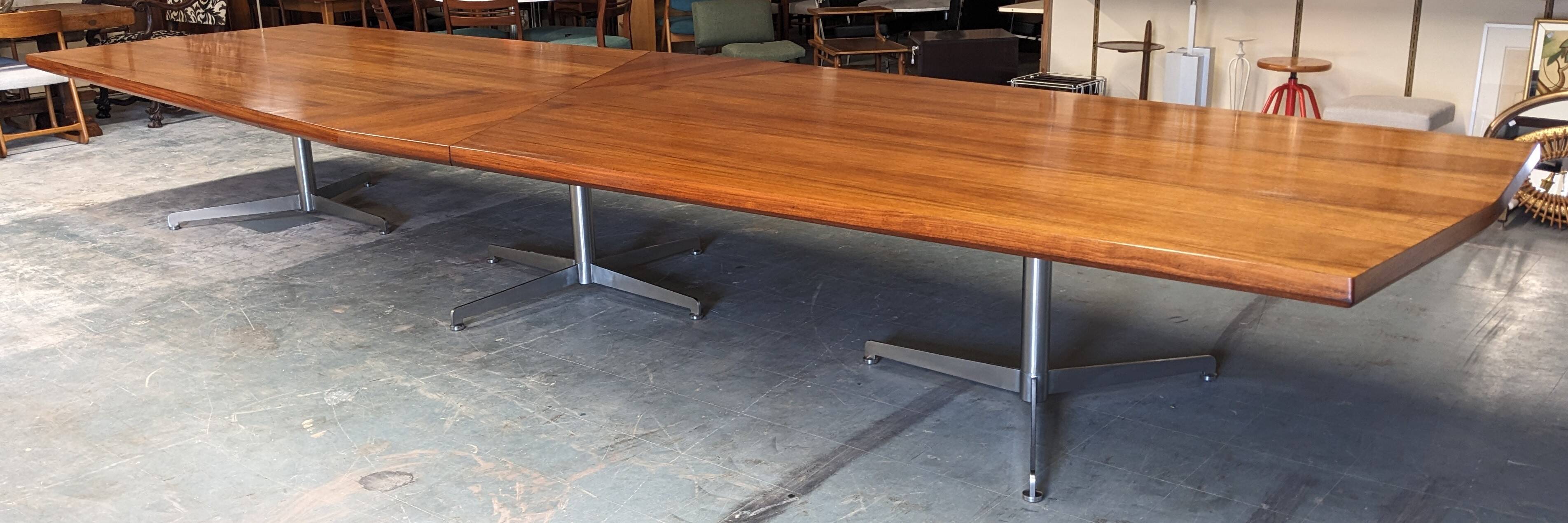 Rosewood conference table by Osvaldo Borsani for Tecno 1968