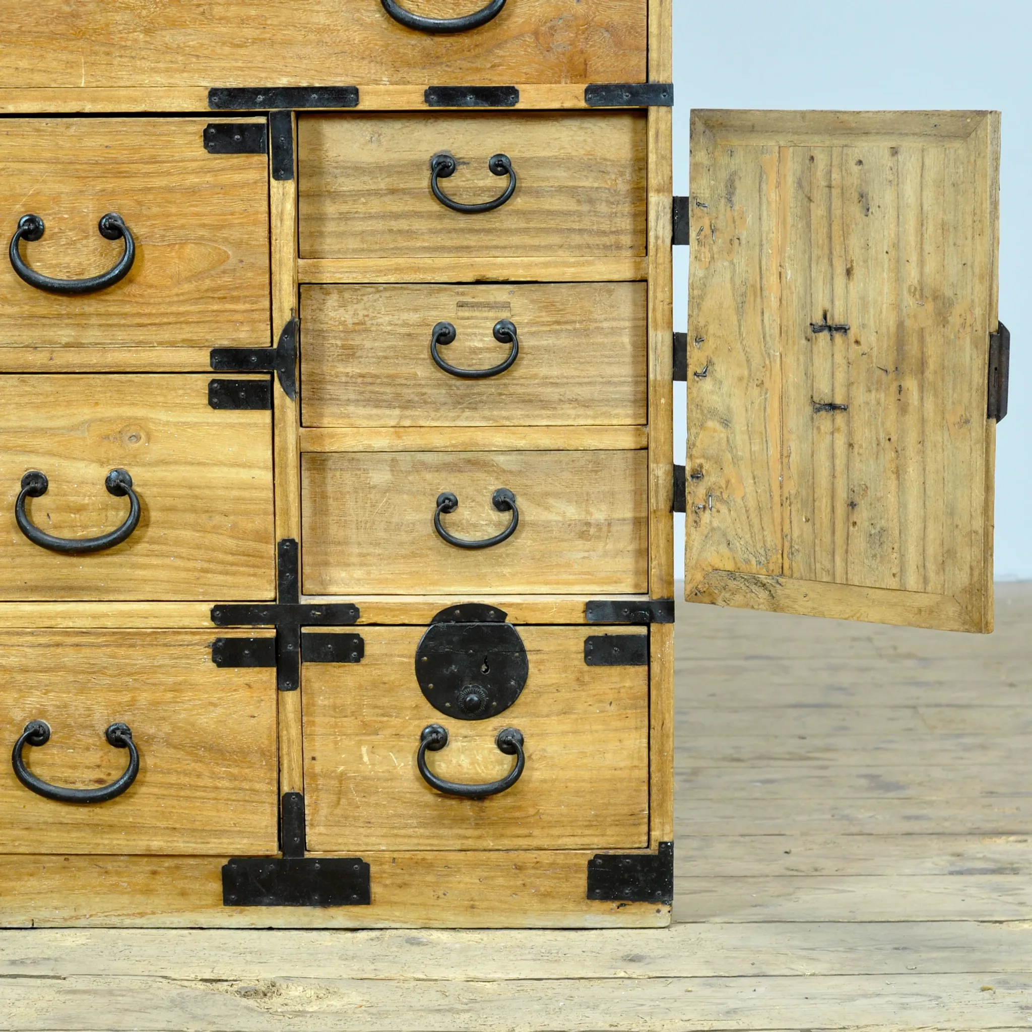 Commode Tansu japonaise, vers 1880
