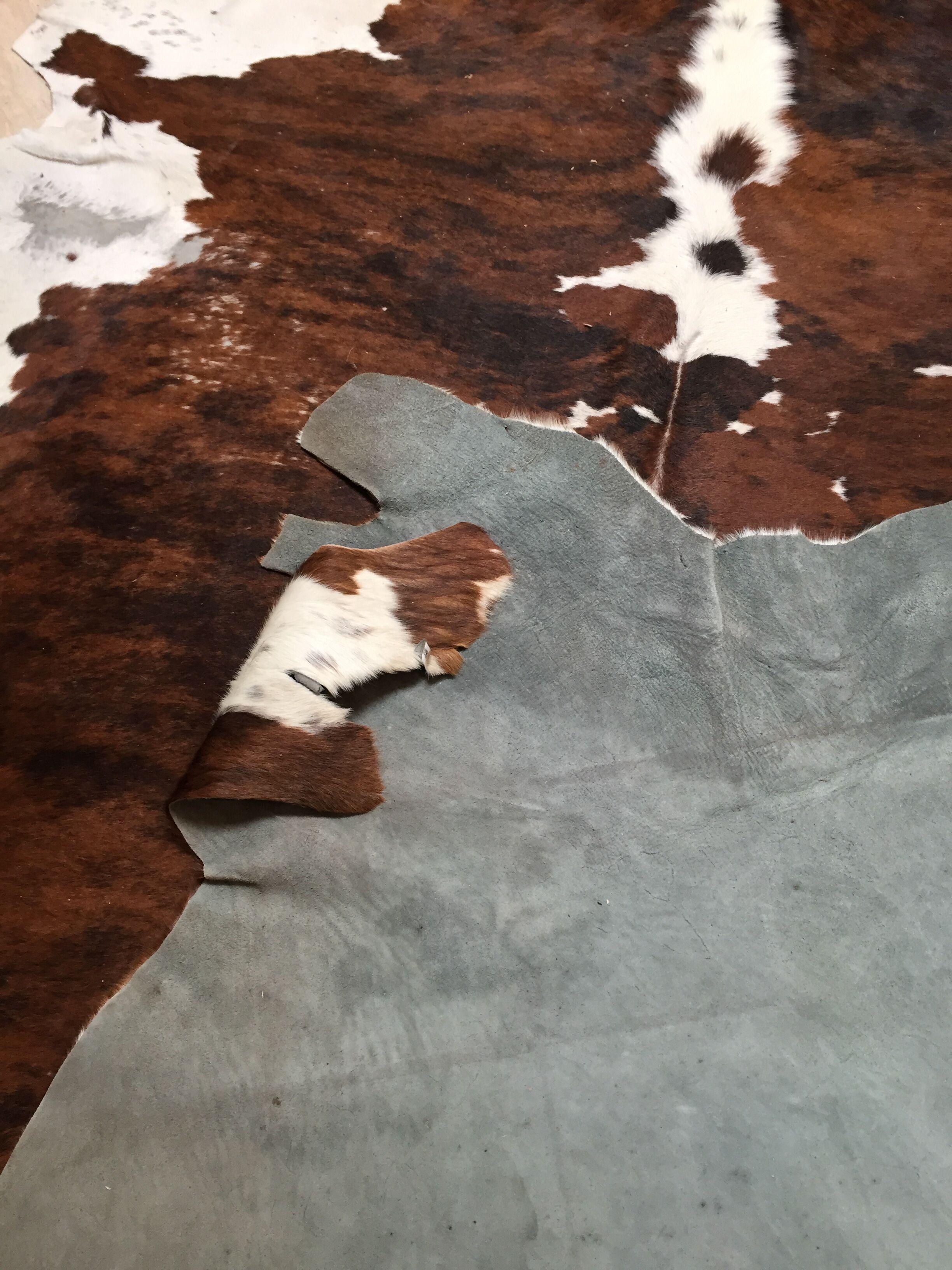 XxL vintage cow skin rug 1970