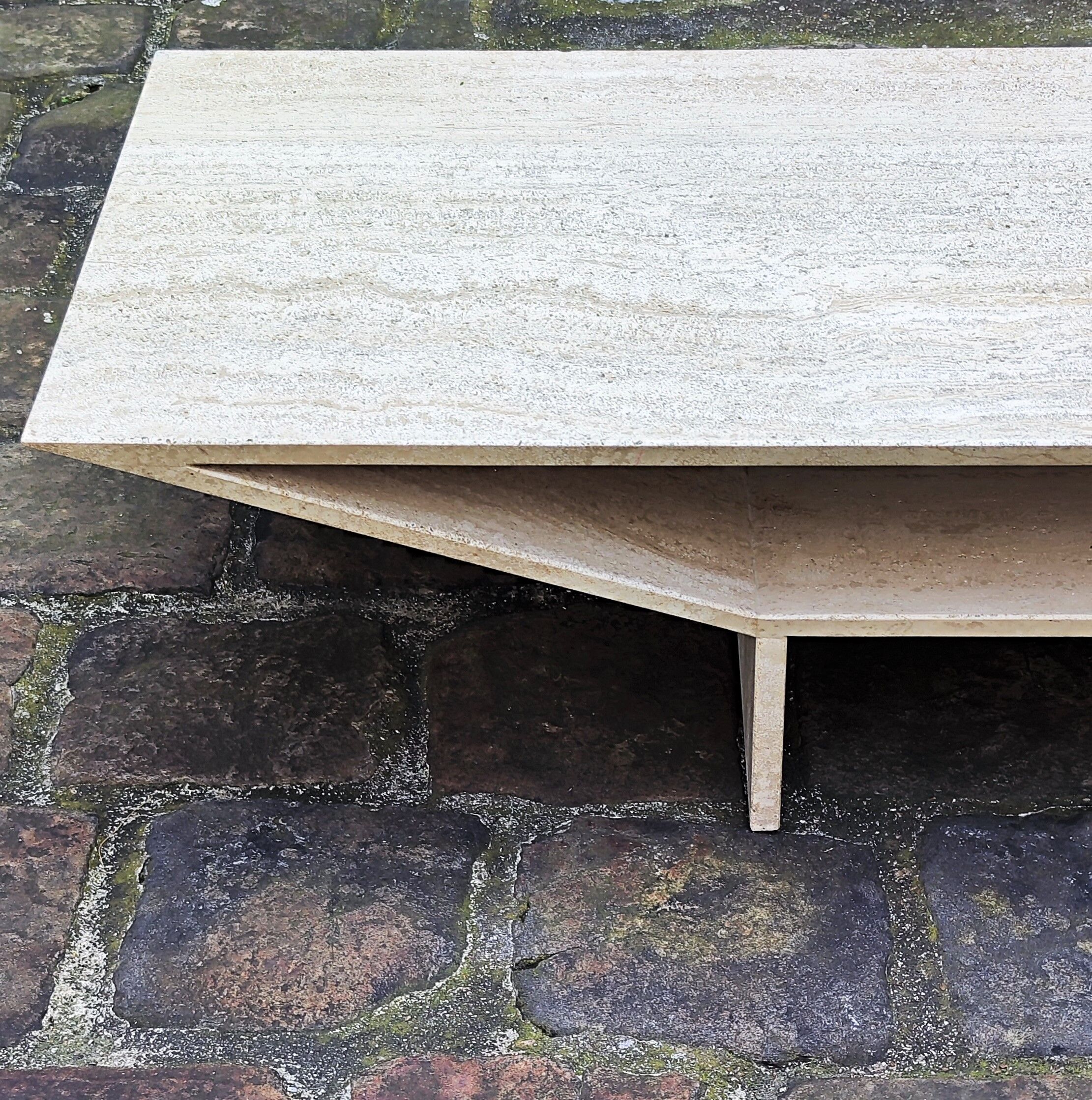 Travertine coffee table - 70s - brutalist and minimalist - Italy