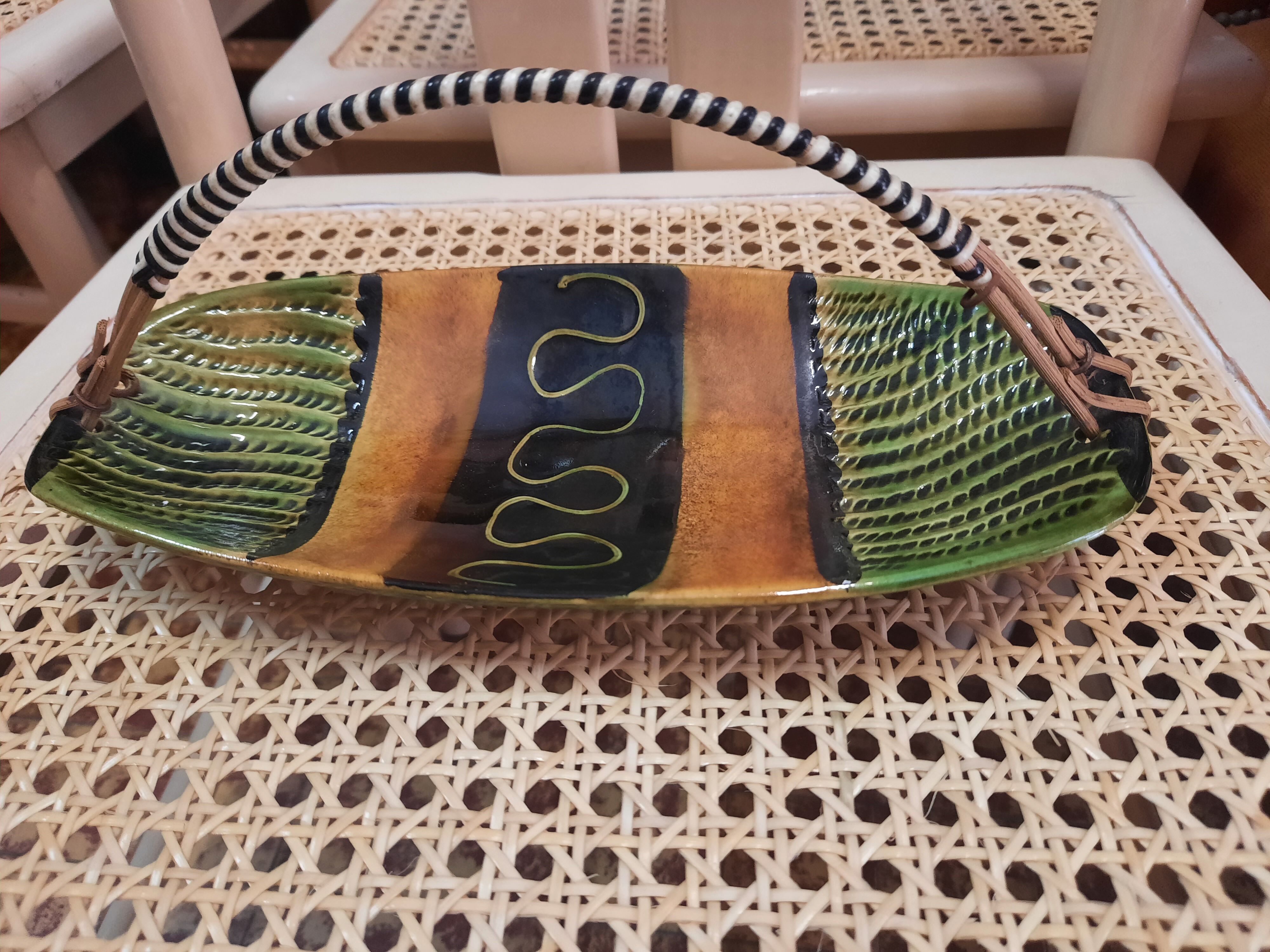 Empty ceramic pocket