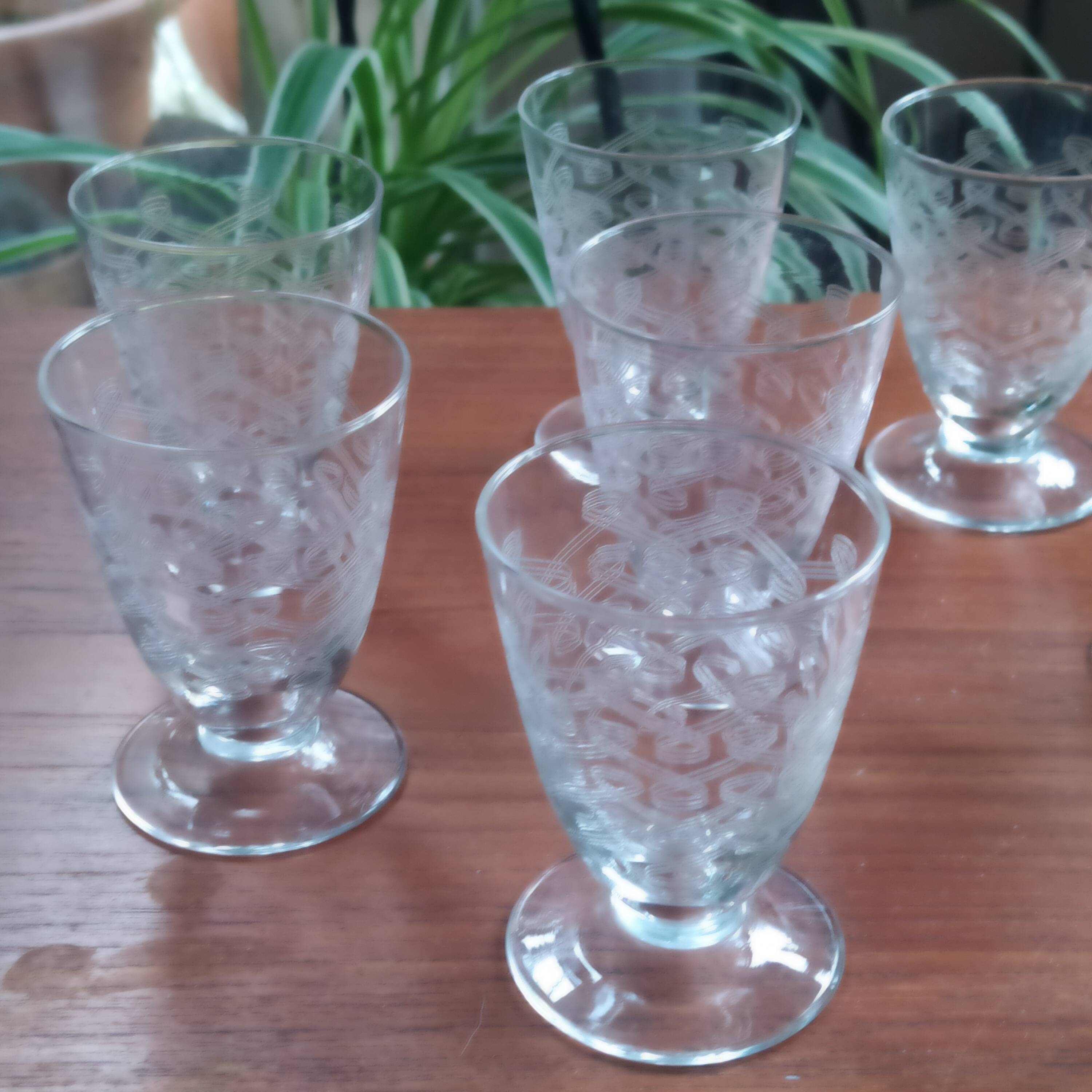 set of 10 engraved crystal liqueur glasses from the 1930s