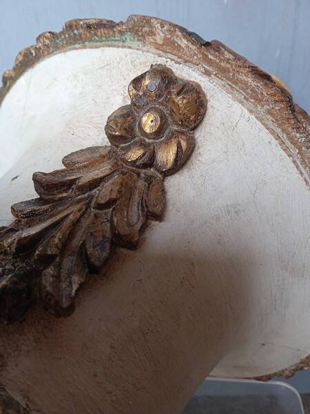 Medicis lamp carved polychrome wood ep 1940