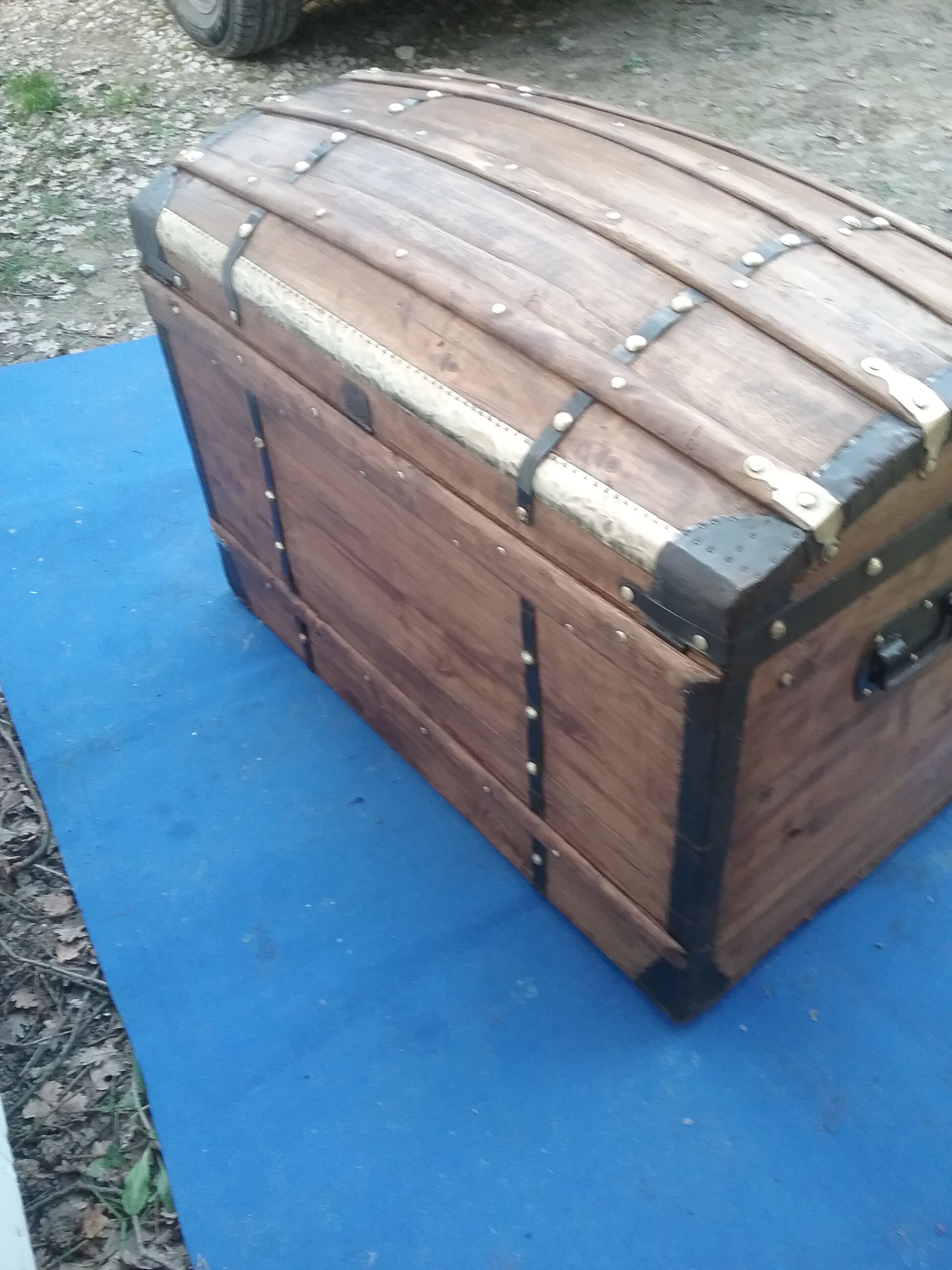 Curved trunk