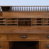 Oak apothecary counter – 1920