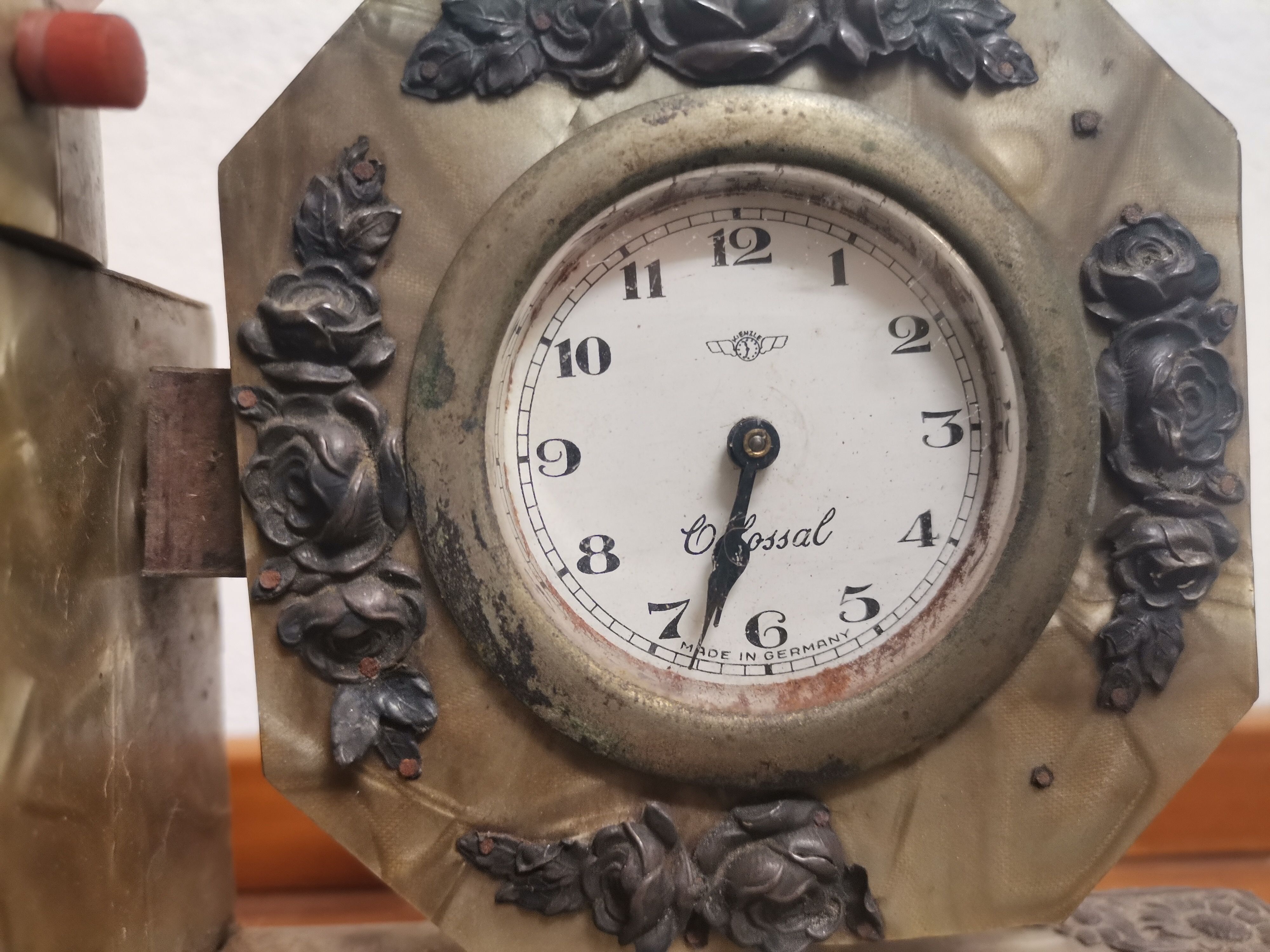 Horloge de bureau Art Déco allemande par Colossal 1930 1940