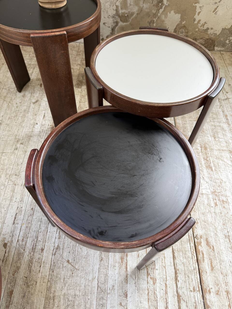 Nido 780 G stackable coffee tables. Frattini for Cassina