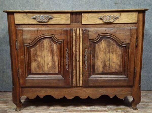Buffet - bahut époque Louis XV en chene massif époque XVIIIeme