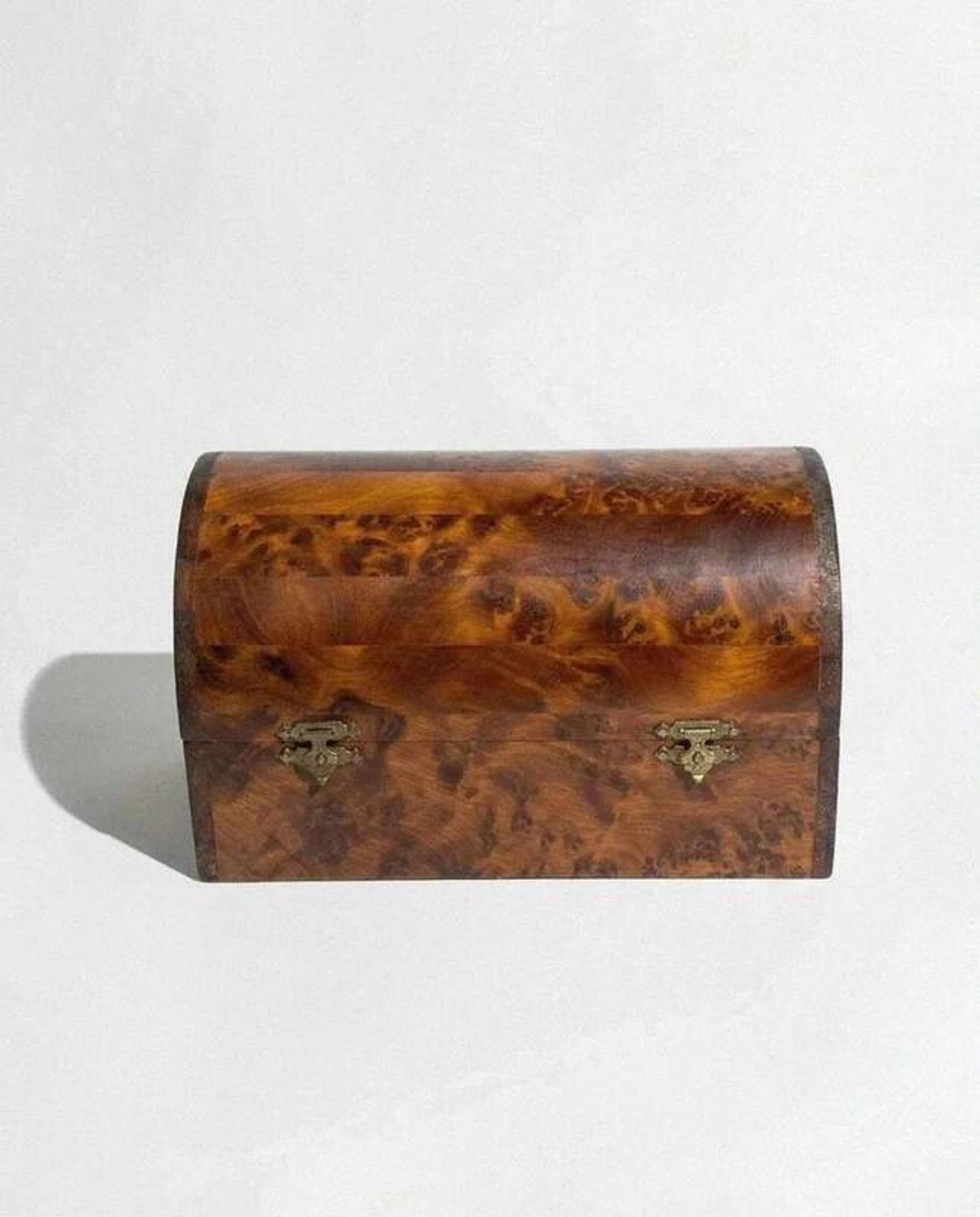 Coffret à bijoux en bois de thuya – Couvercle arrondi – Travail artisanal