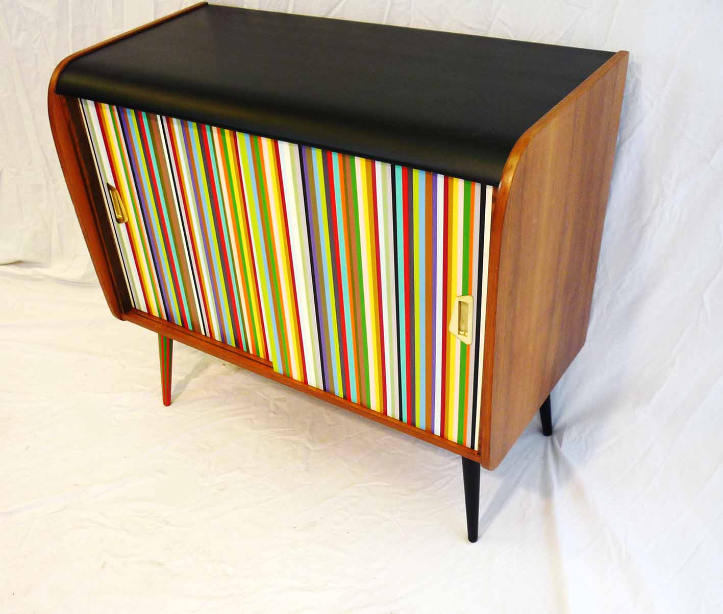 Vintage chest of drawers 2 sliding doors