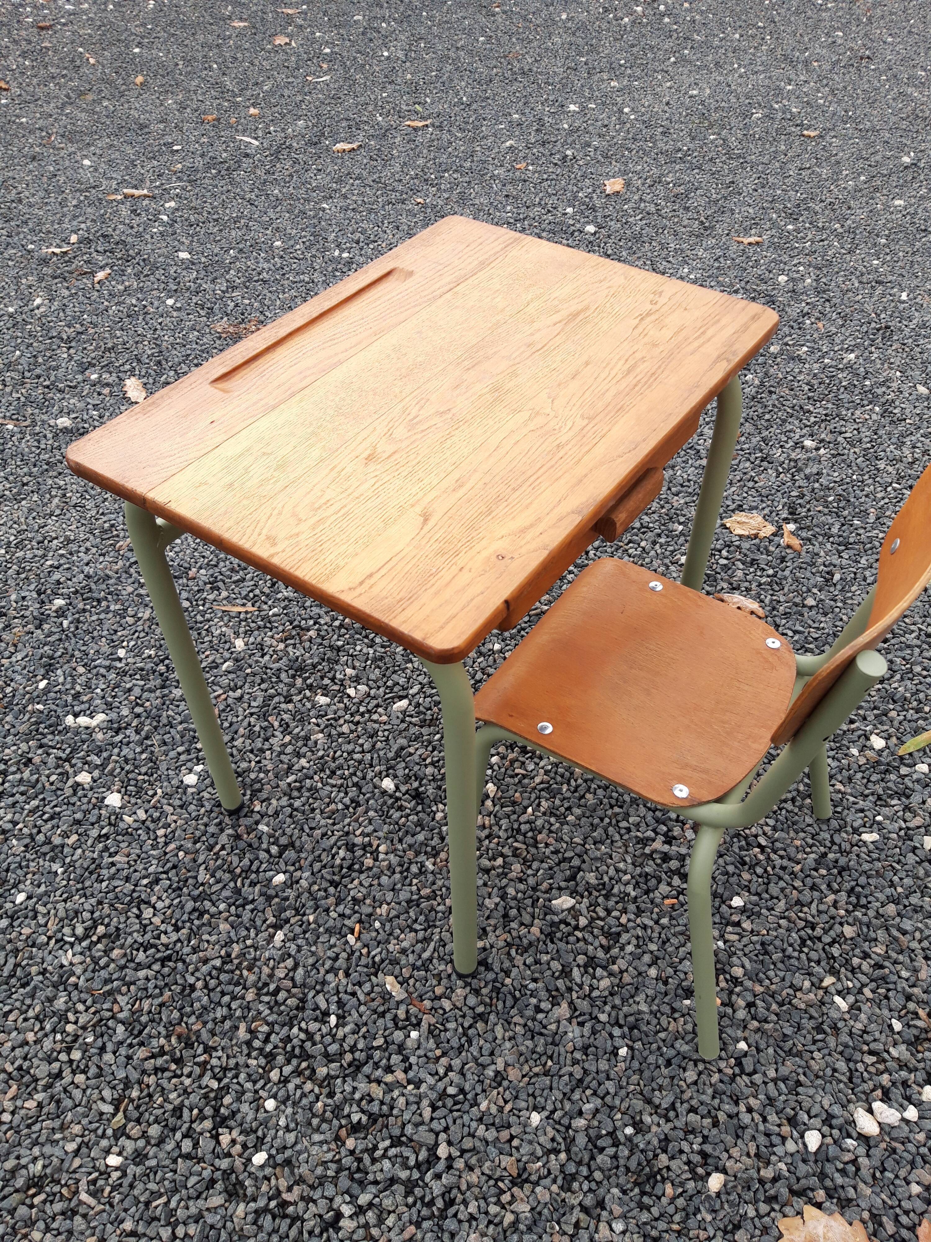 Children's desk and chair 1960 -1