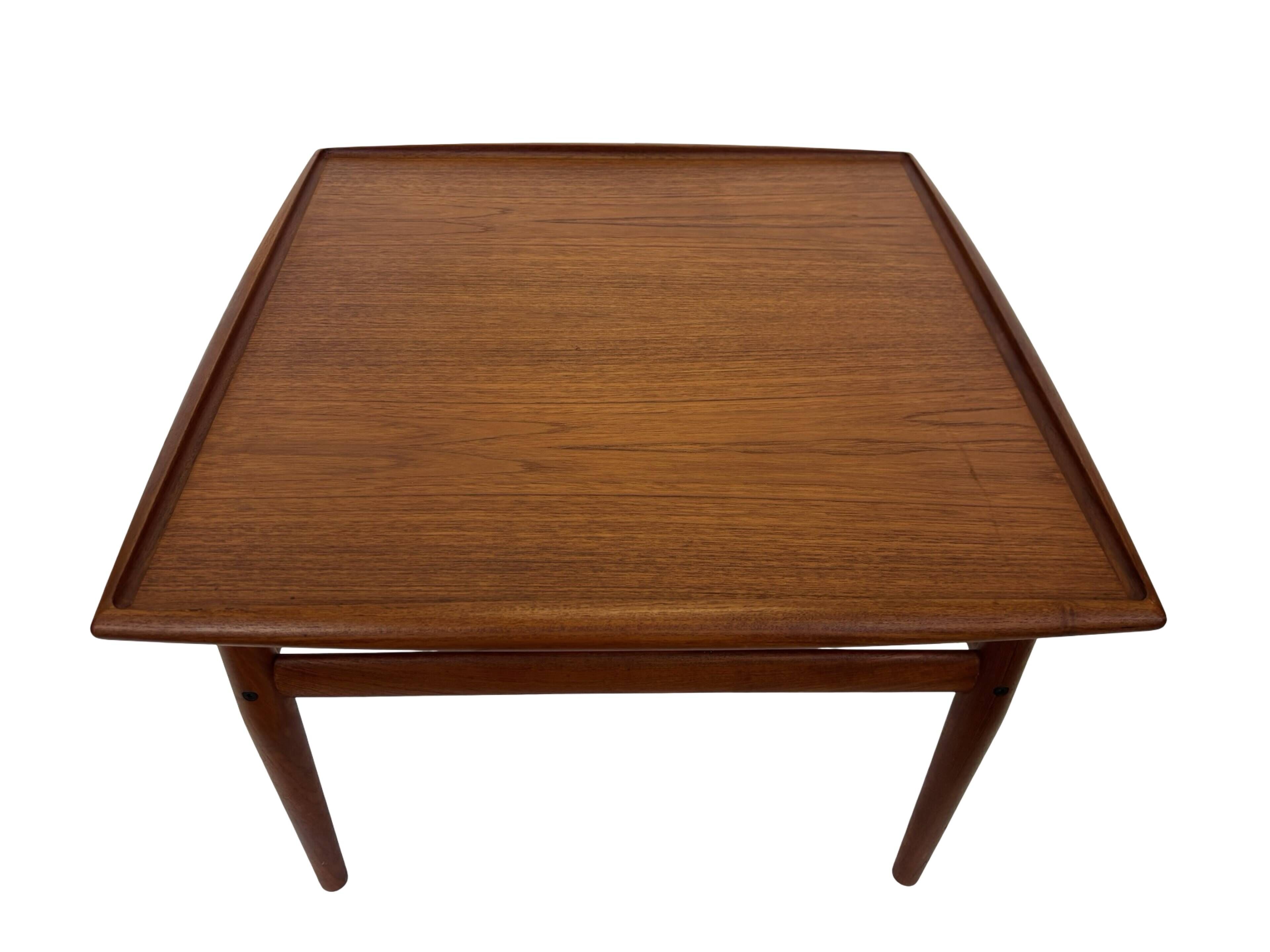 Vintage coffee table Grete Jalk Teak Danish Glostrup Design