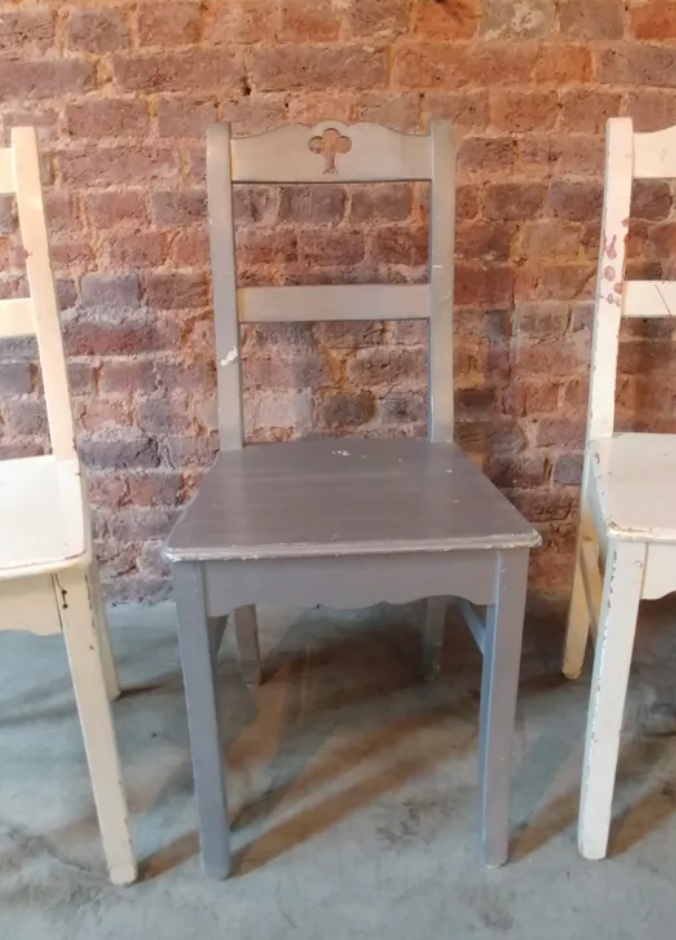 Set of 3 country chairs
