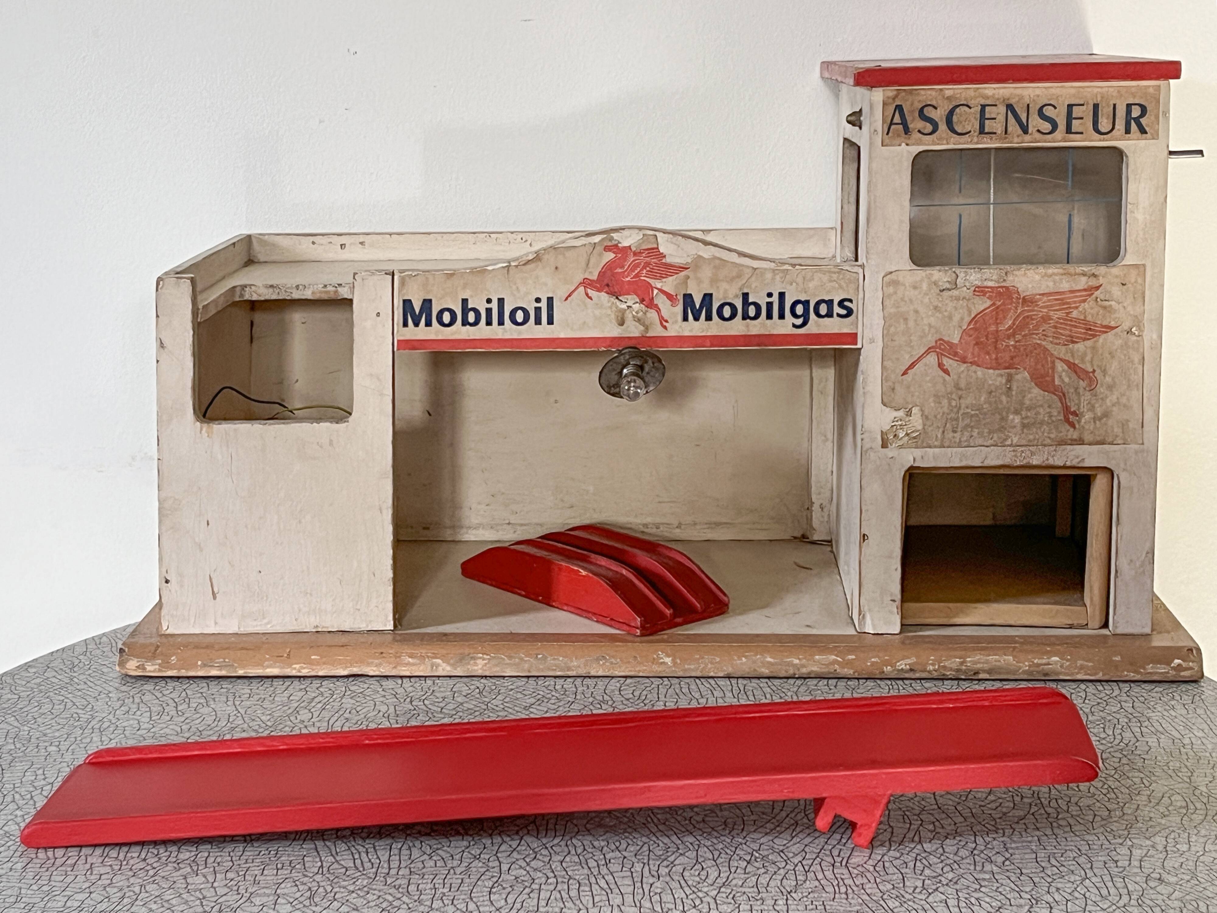 Majolu mobiloil wooden garage with elevator and lighting