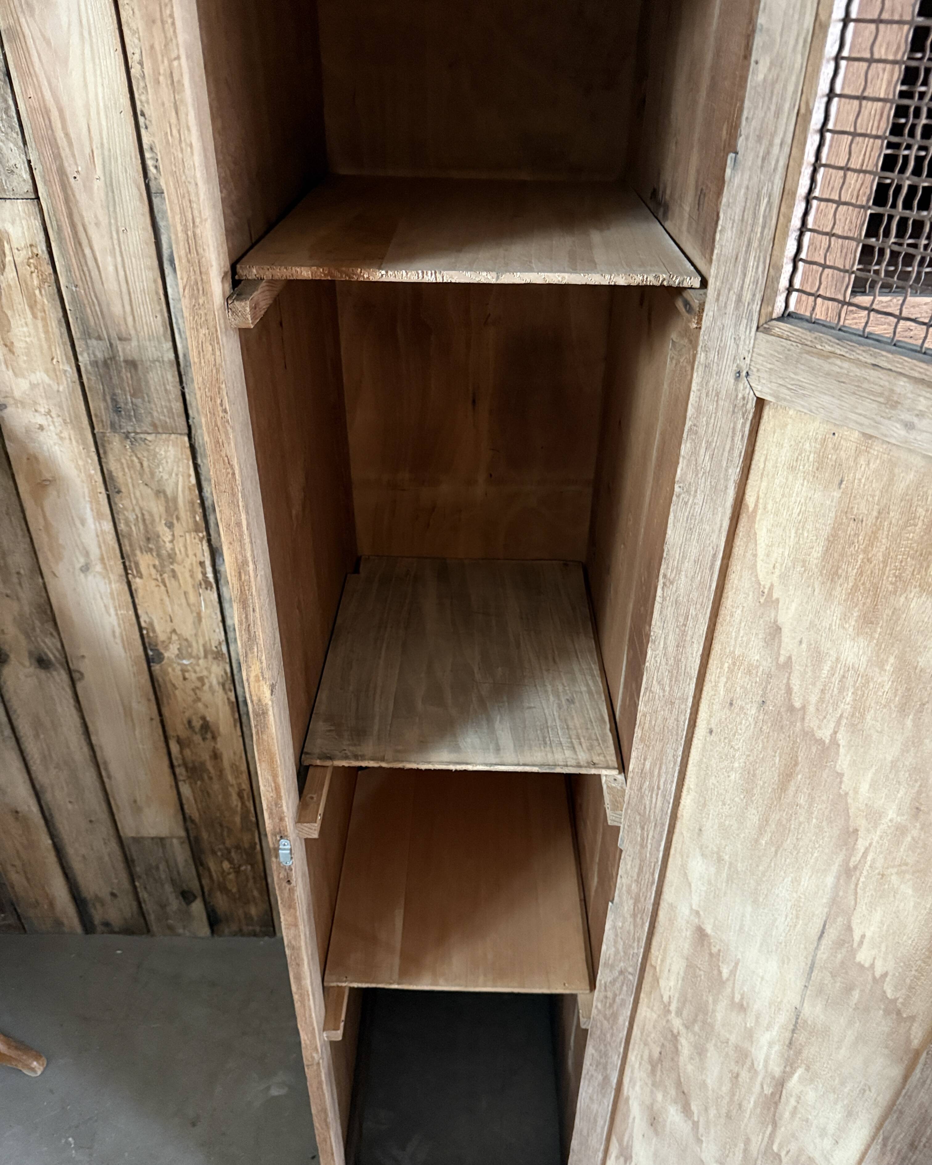 Ancien vestiaire d’atelier (rénové)