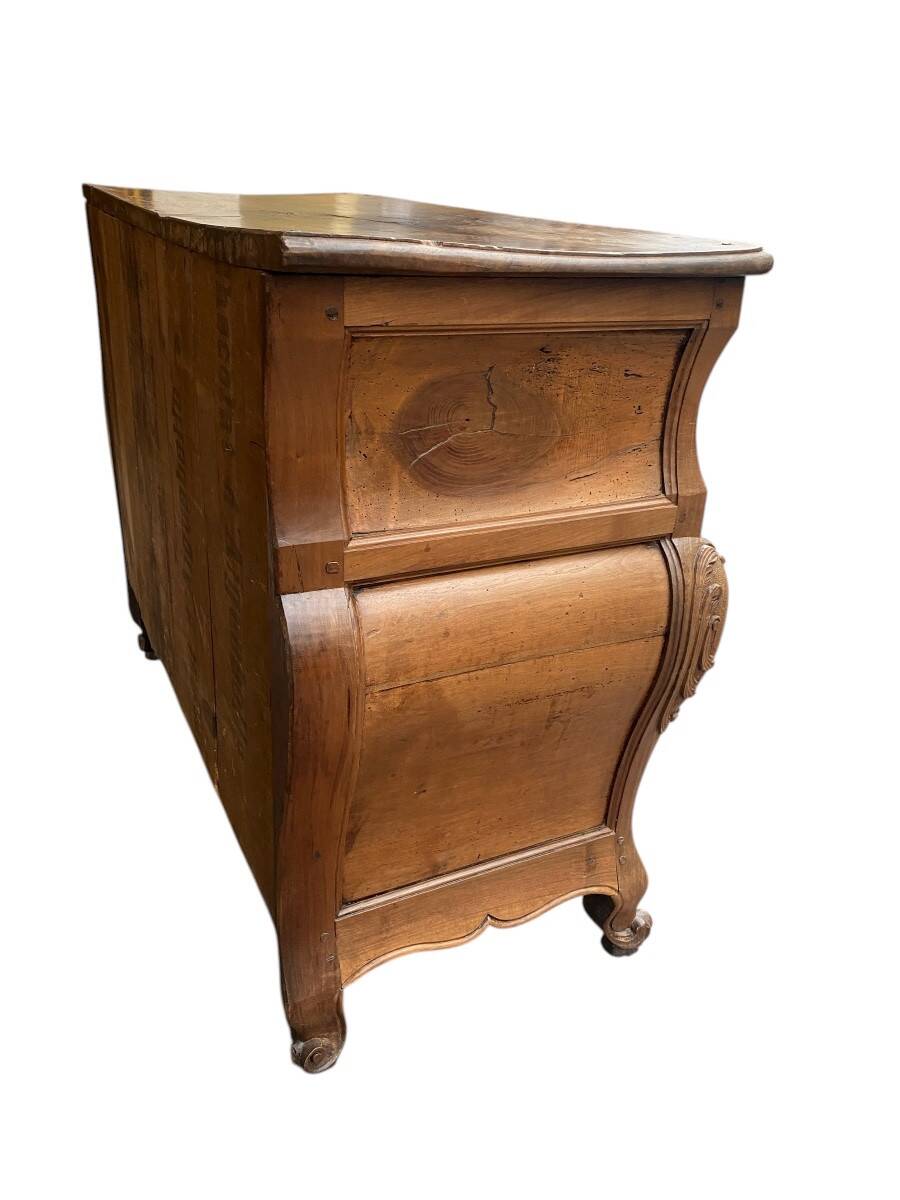 18th century bombé commode