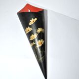 Cornet vase in "Chinese lacquer" floral Napoleon III black and red