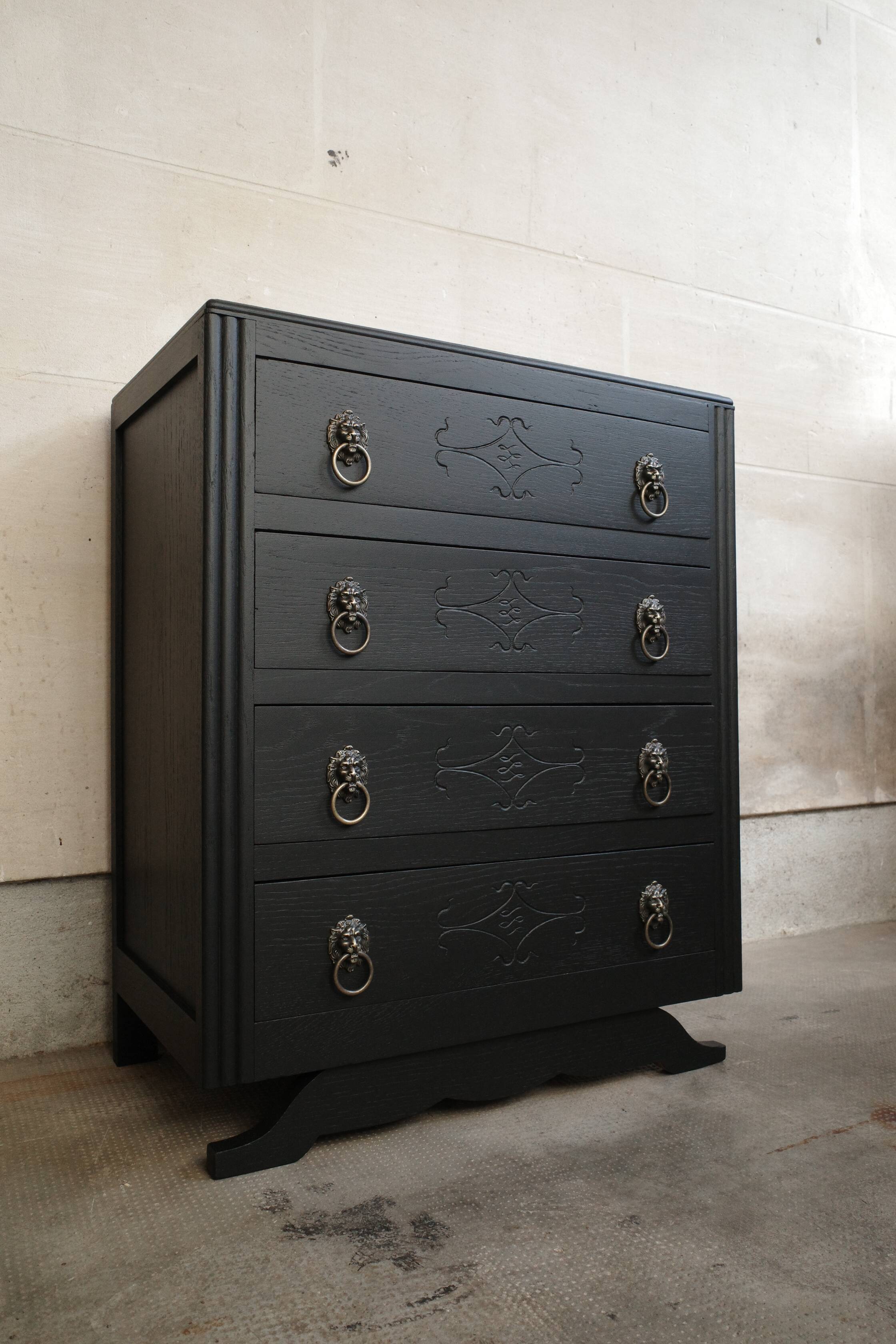 Vintage Art Deco chest of drawers