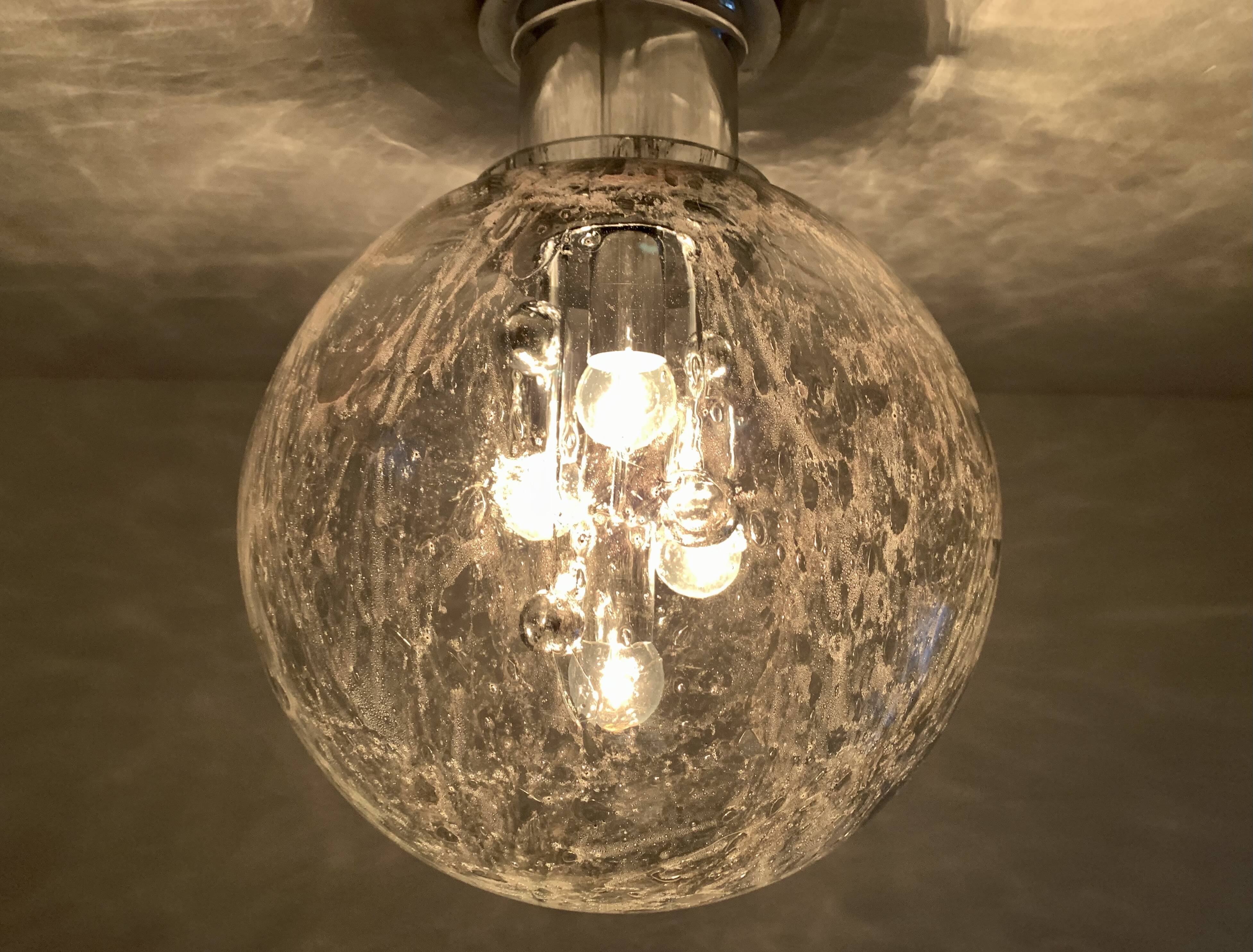 Grande lampe encastrée en verre glacé par Doria