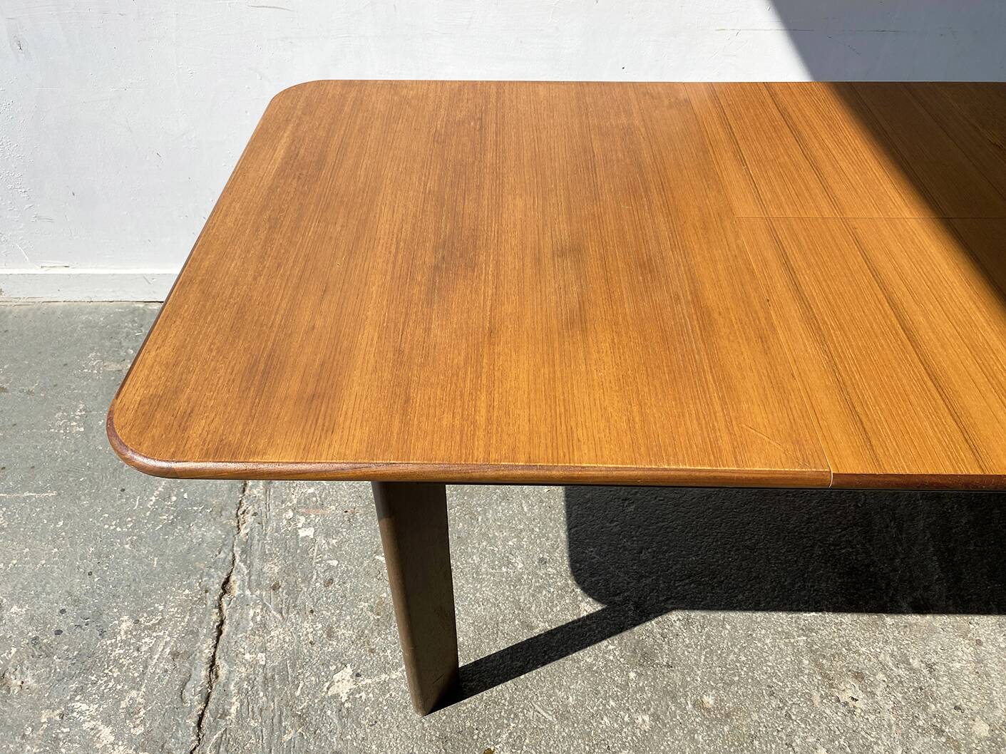 Table à manger G Plan moderne du milieu du siècle rare des années 1960 avec pieds inclinés