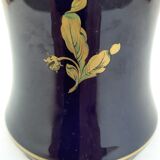 Porcelain vase from Tours