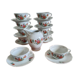 10 tasses à thé en porcelaine et 1 pot à lait